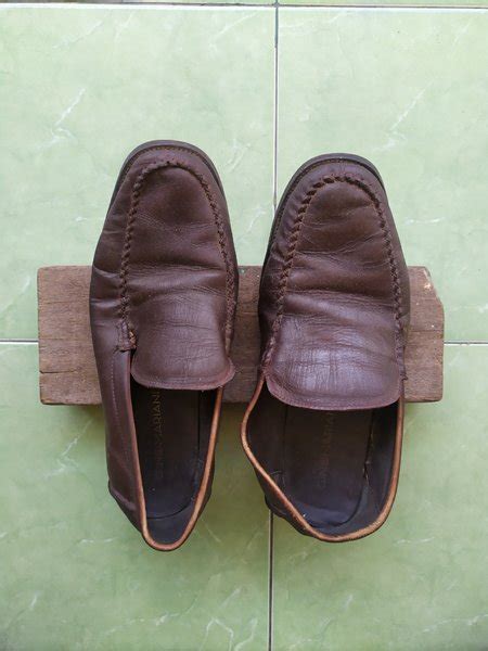 jual beli sepatu bekas Bandung .